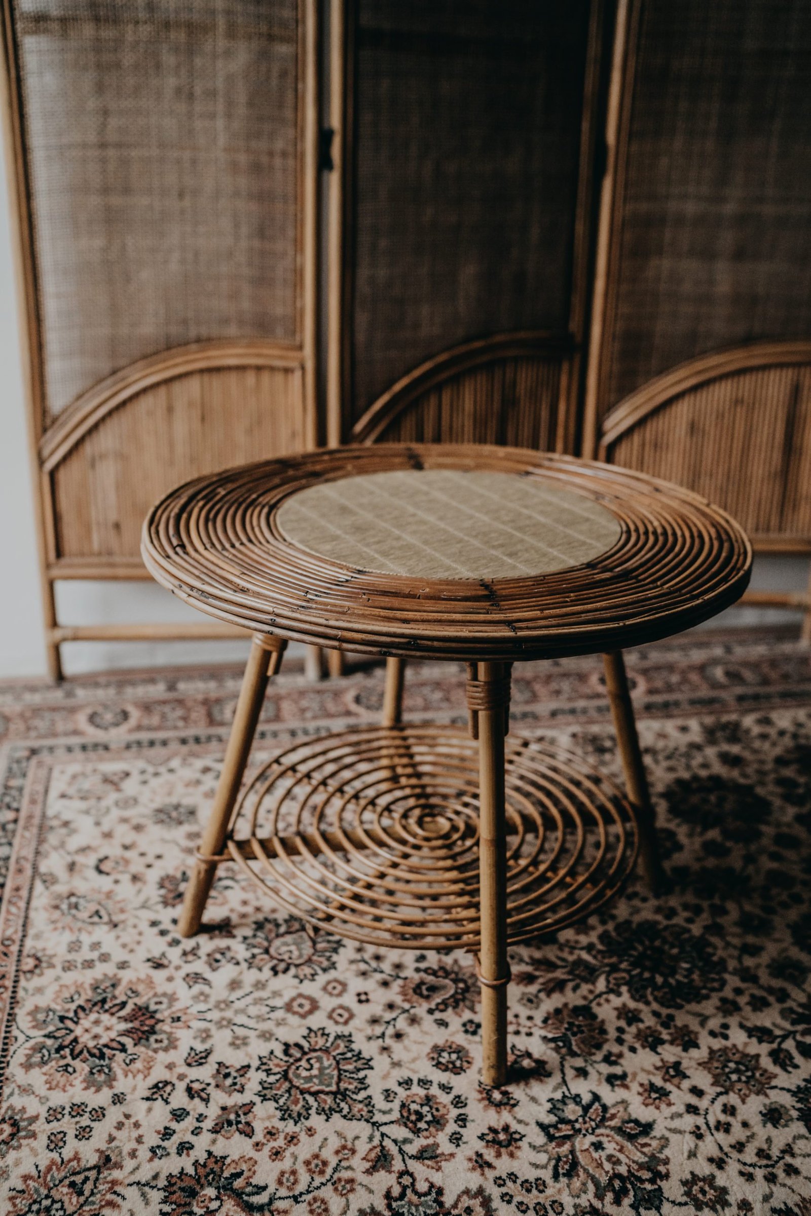 Atelier Chamaison agence évènementiel décoration location mariage Toulouse table rotin ronde