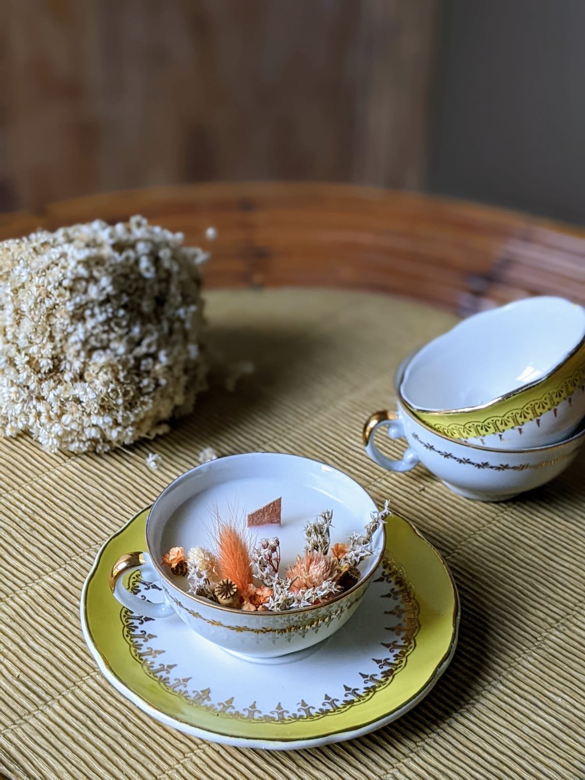Atelier Chamaison agence évènementiel décoration location mariage Toulouse bougie fleurie tasse vintage